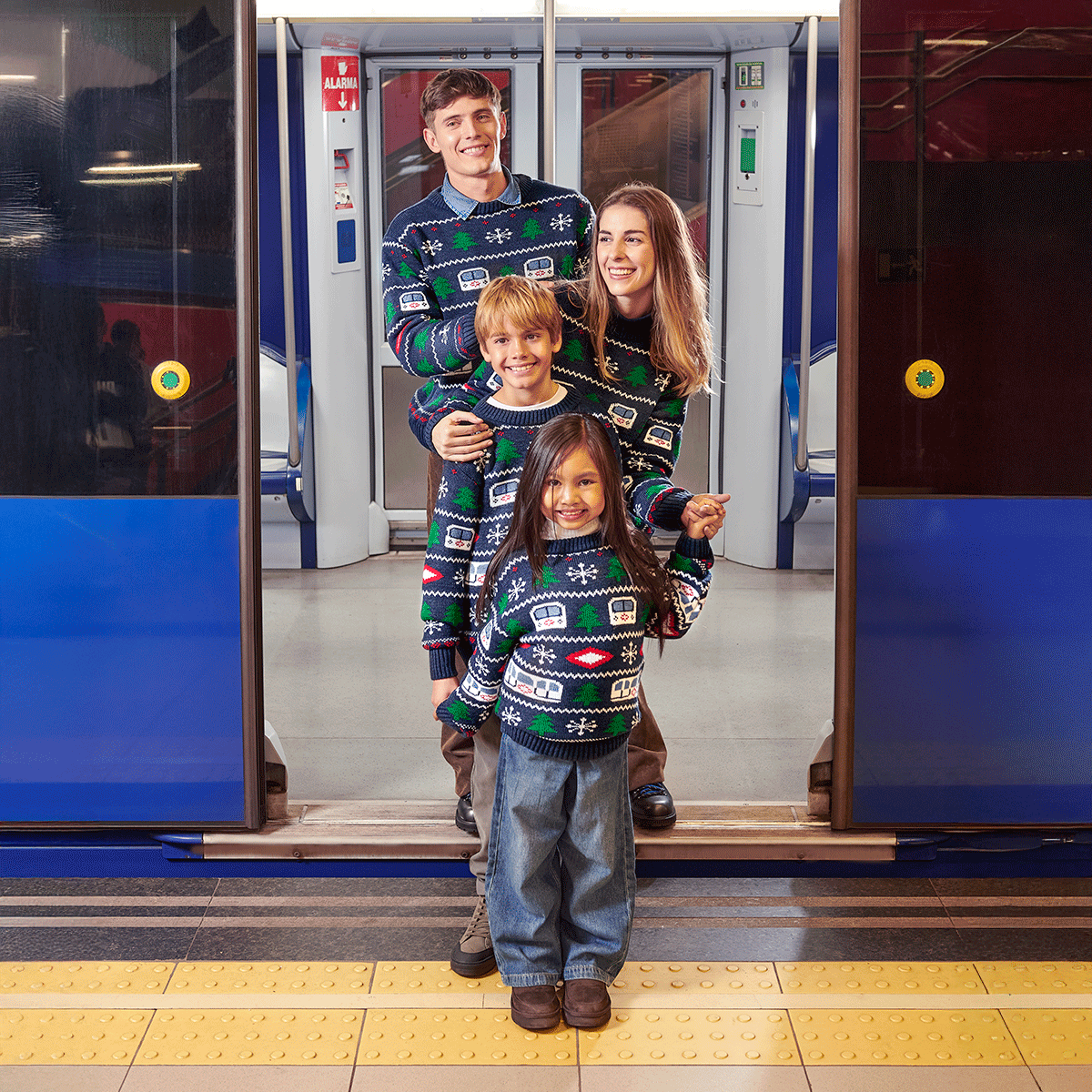 Metro de Madrid Christmas Sweater Kids version