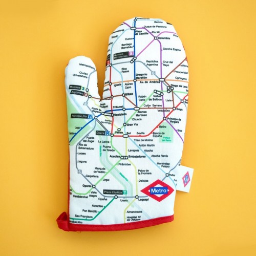 Oven glove with map of Metro