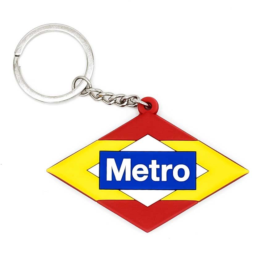 Llavero del Metro de Madrid con logo en rojo, amarillo, azul y cadena metálica.