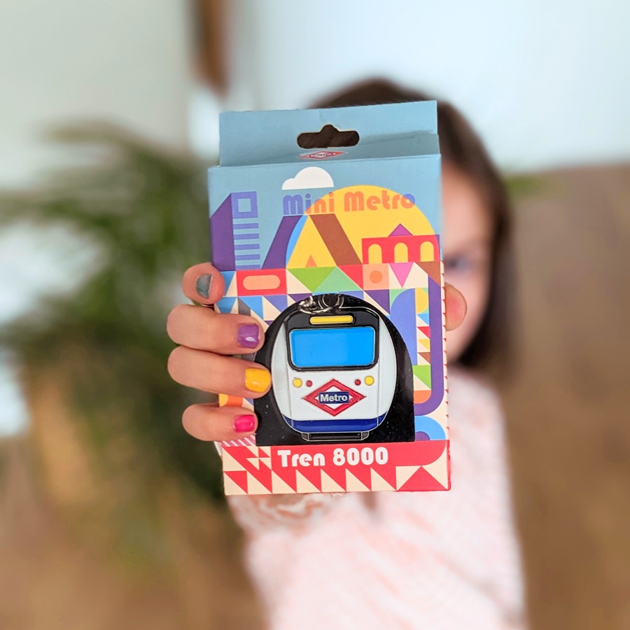 Train 8000 Mini Metro key ring