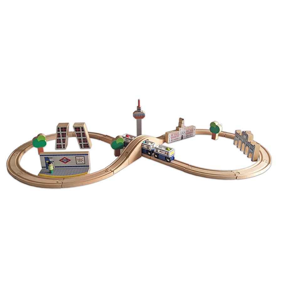 Circuito de tren de madera con edificios, árboles y monumentos de Madrid para niños