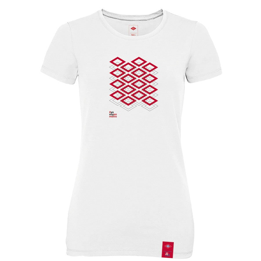 Camiseta blanca mujer con diseño geométrico y logos rojos, estilo deportivo casual