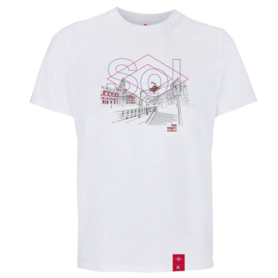 Camiseta blanca con dibujo de la estación Sol del metro de Madrid y texto 'yo voy en metro'.