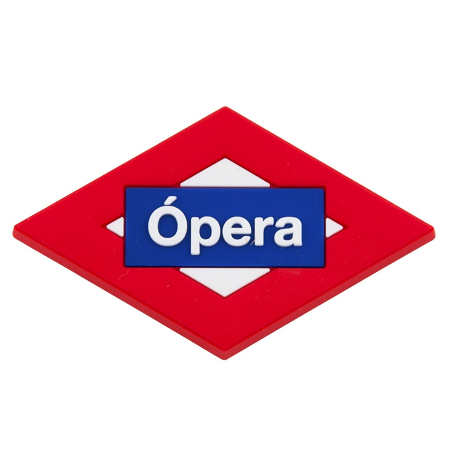 Señal del metro de Madrid con texto Ópera, fondo rojo y azul, símbolo transporte público