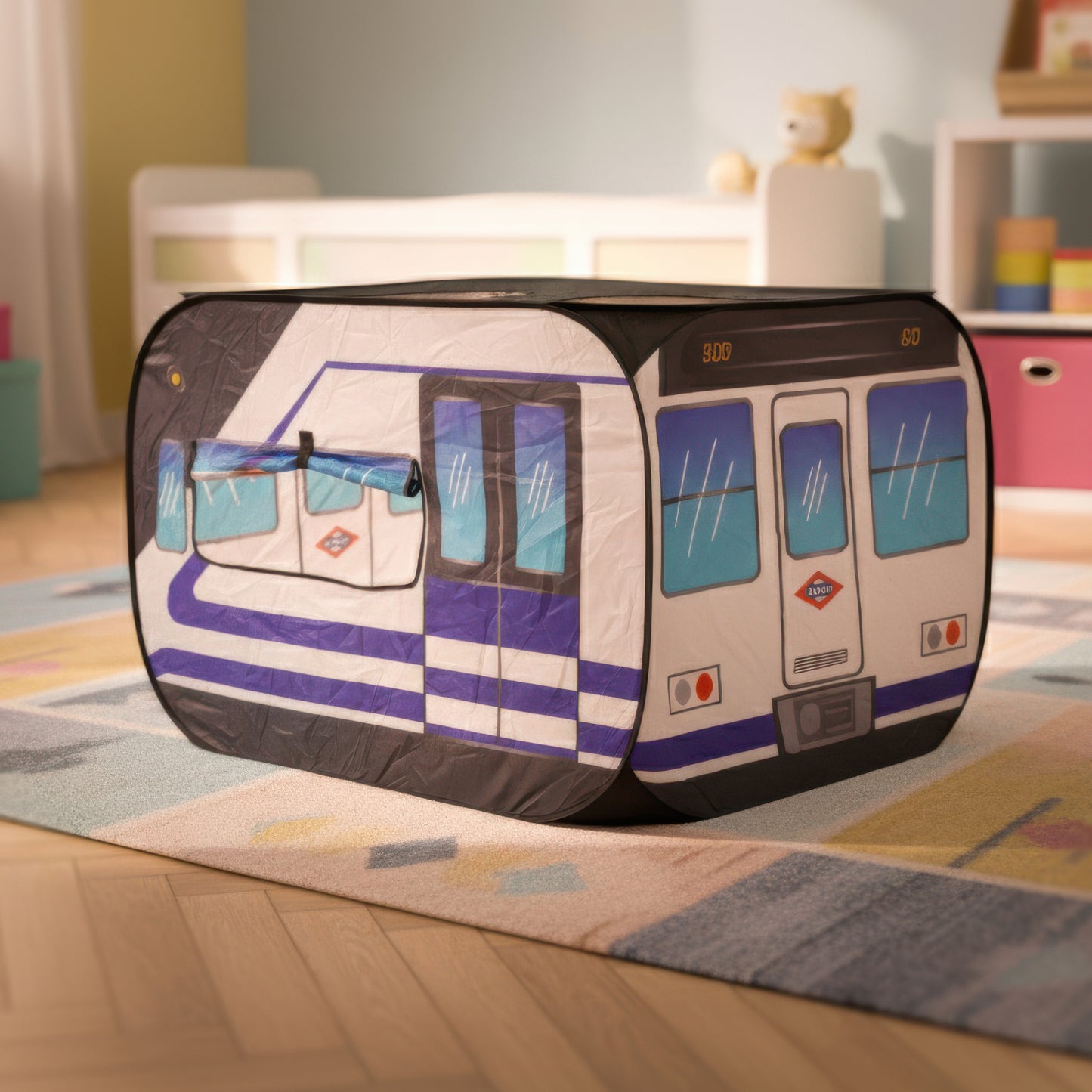 Cabina de juego infantil con diseño de metro, en una habitación para niños iluminada.