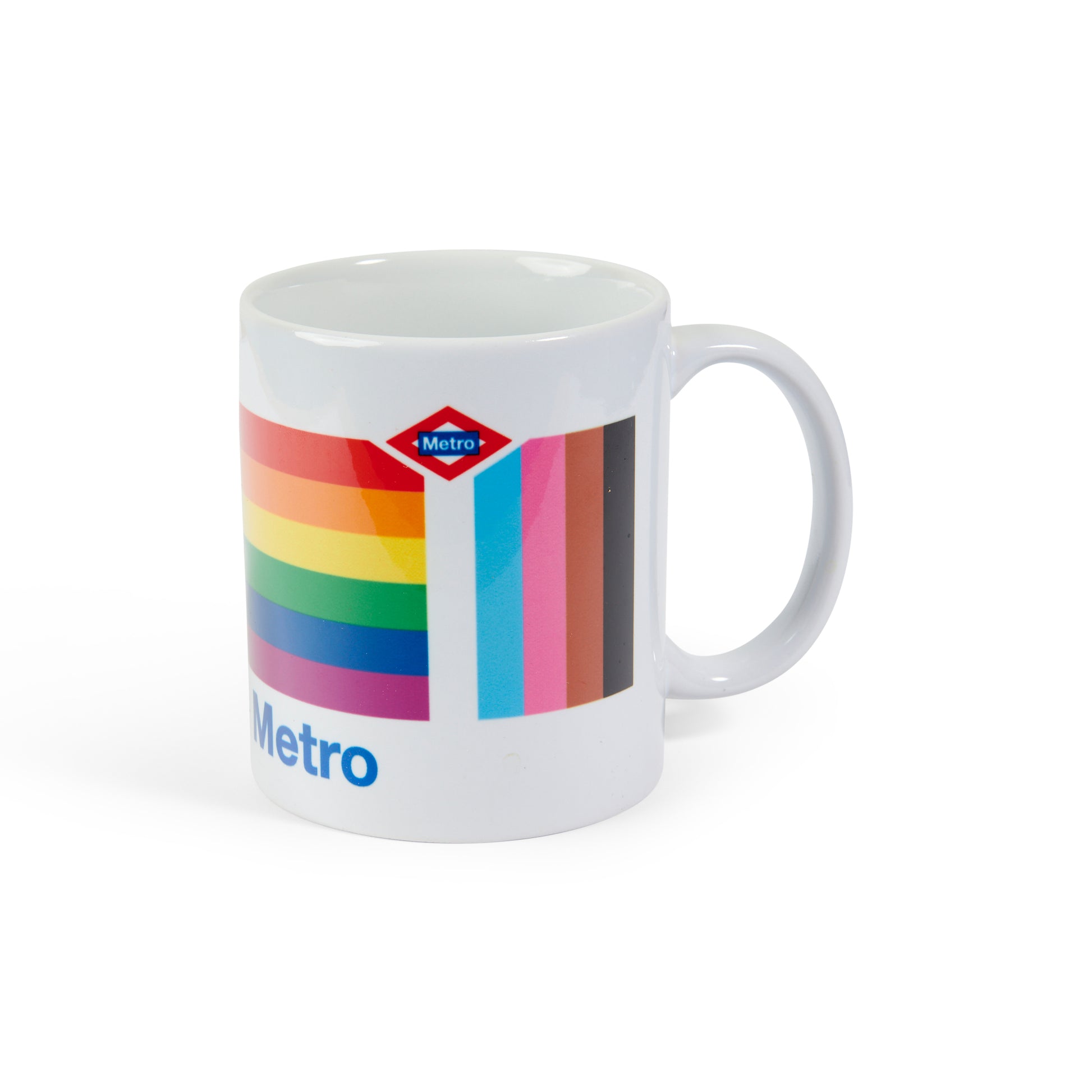 Taza blanca Metro con bandera LGBT y trans sobre fondo blanco.