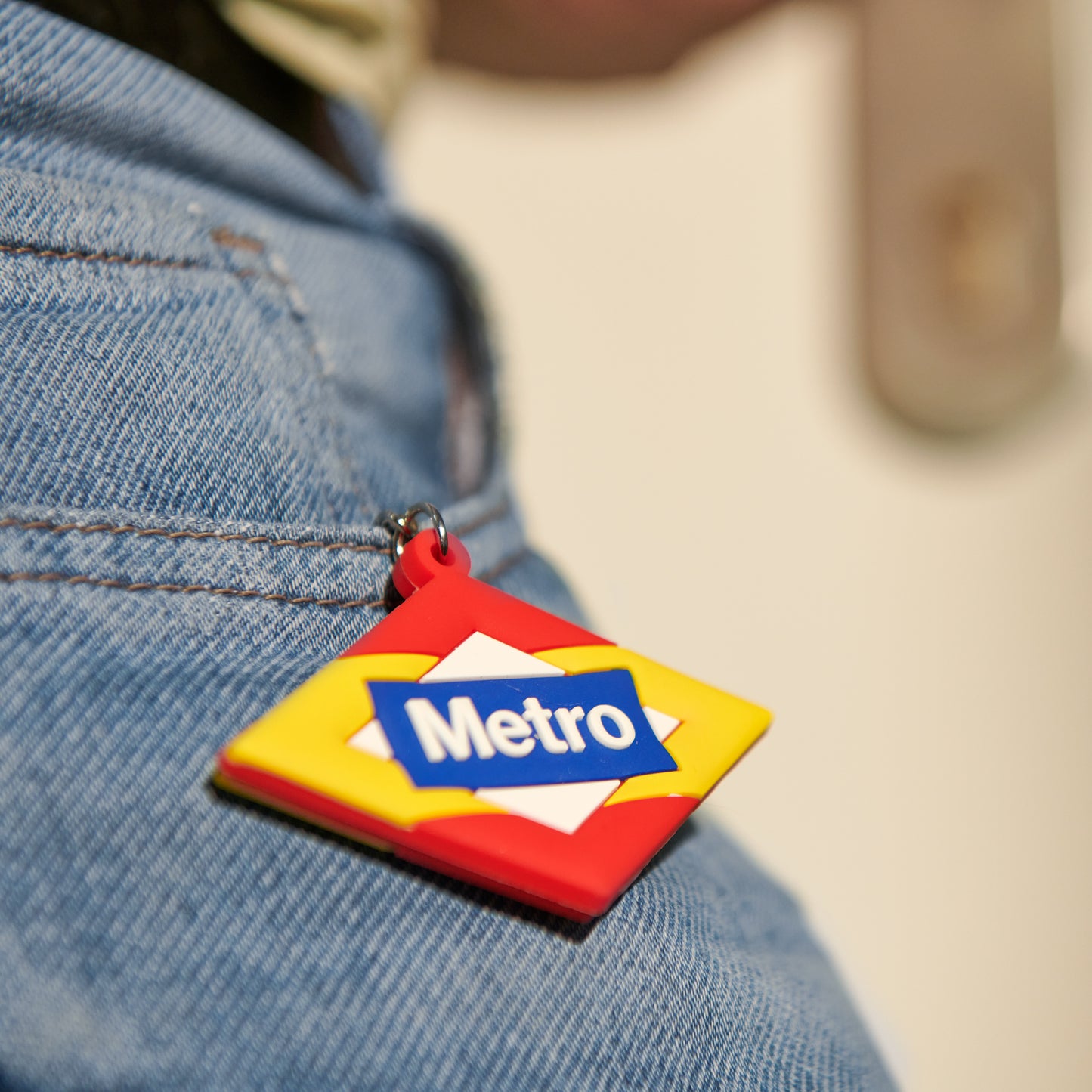 Llavero logo Metro bandera de España