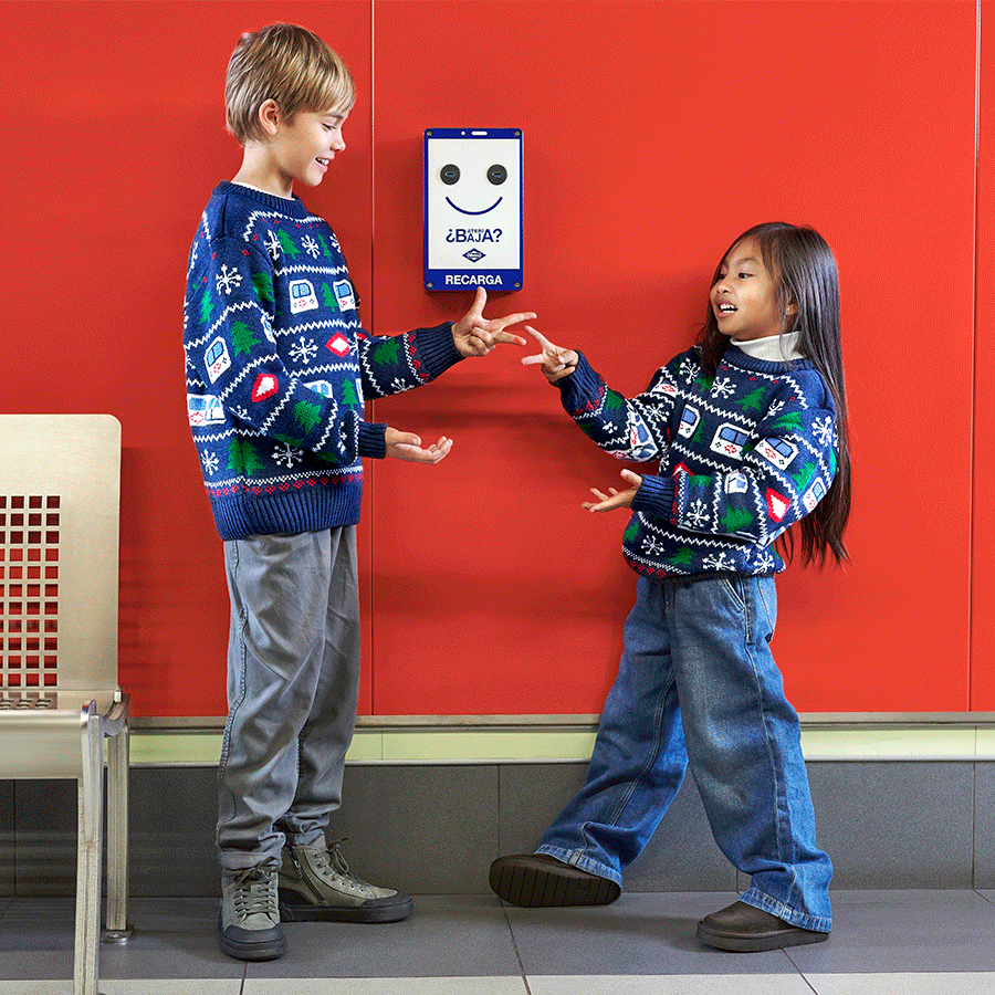 Metro de Madrid Christmas Sweater Kids version